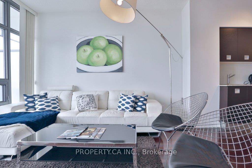 33 Charles Street E 3105