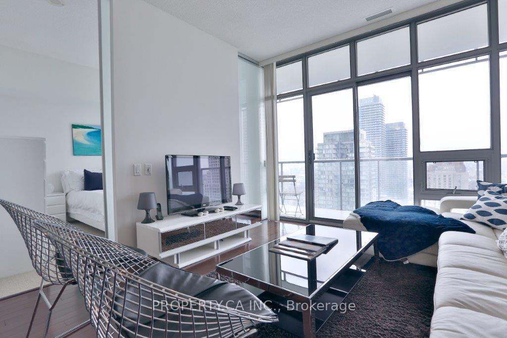 33 Charles Street E 3105