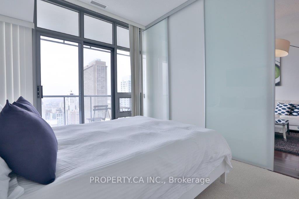 33 Charles Street E 3105