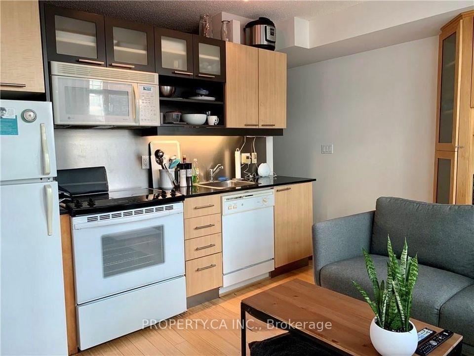 36 Blue Jays Way 531