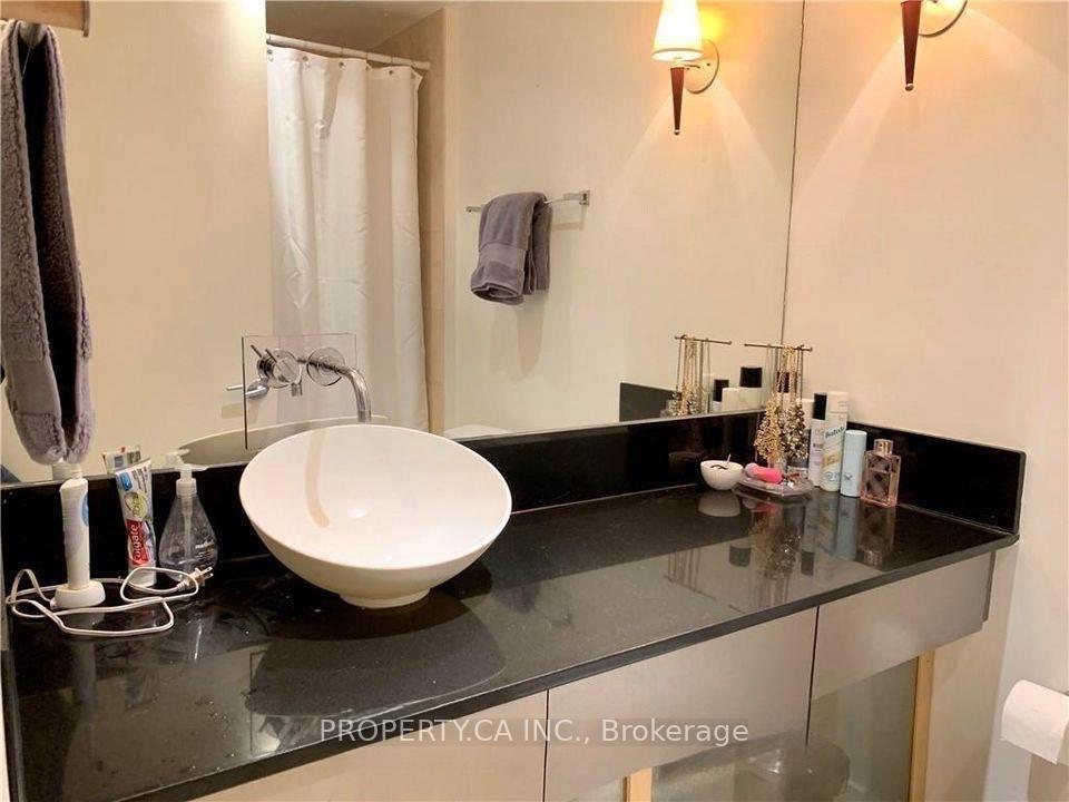 36 Blue Jays Way 531