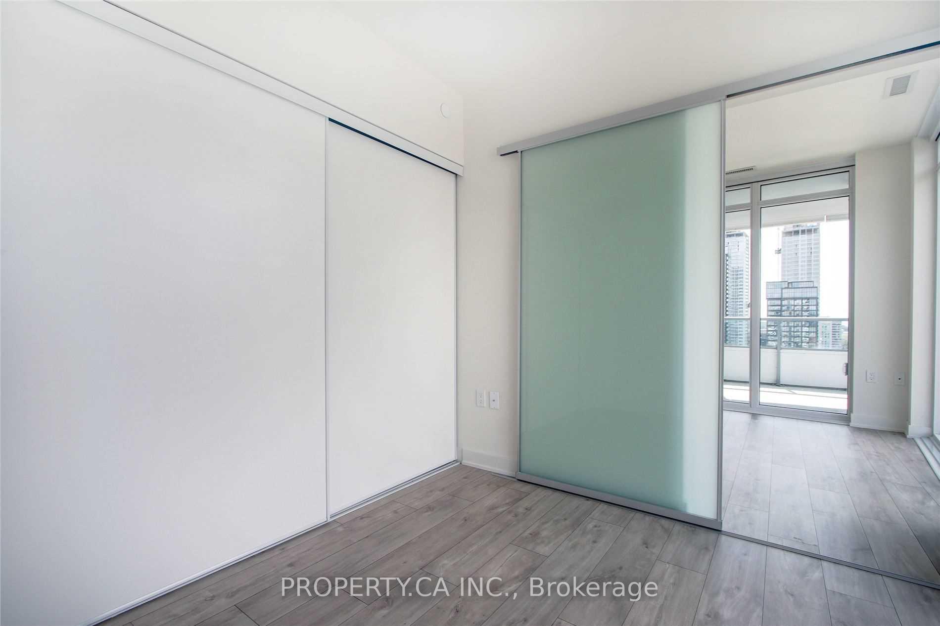 27 Bathurst Street 1404W