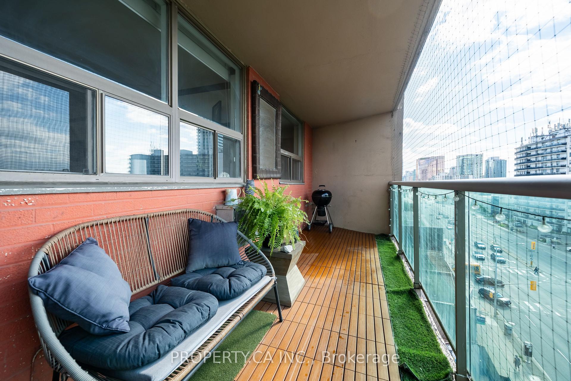 5949 Yonge Street 806