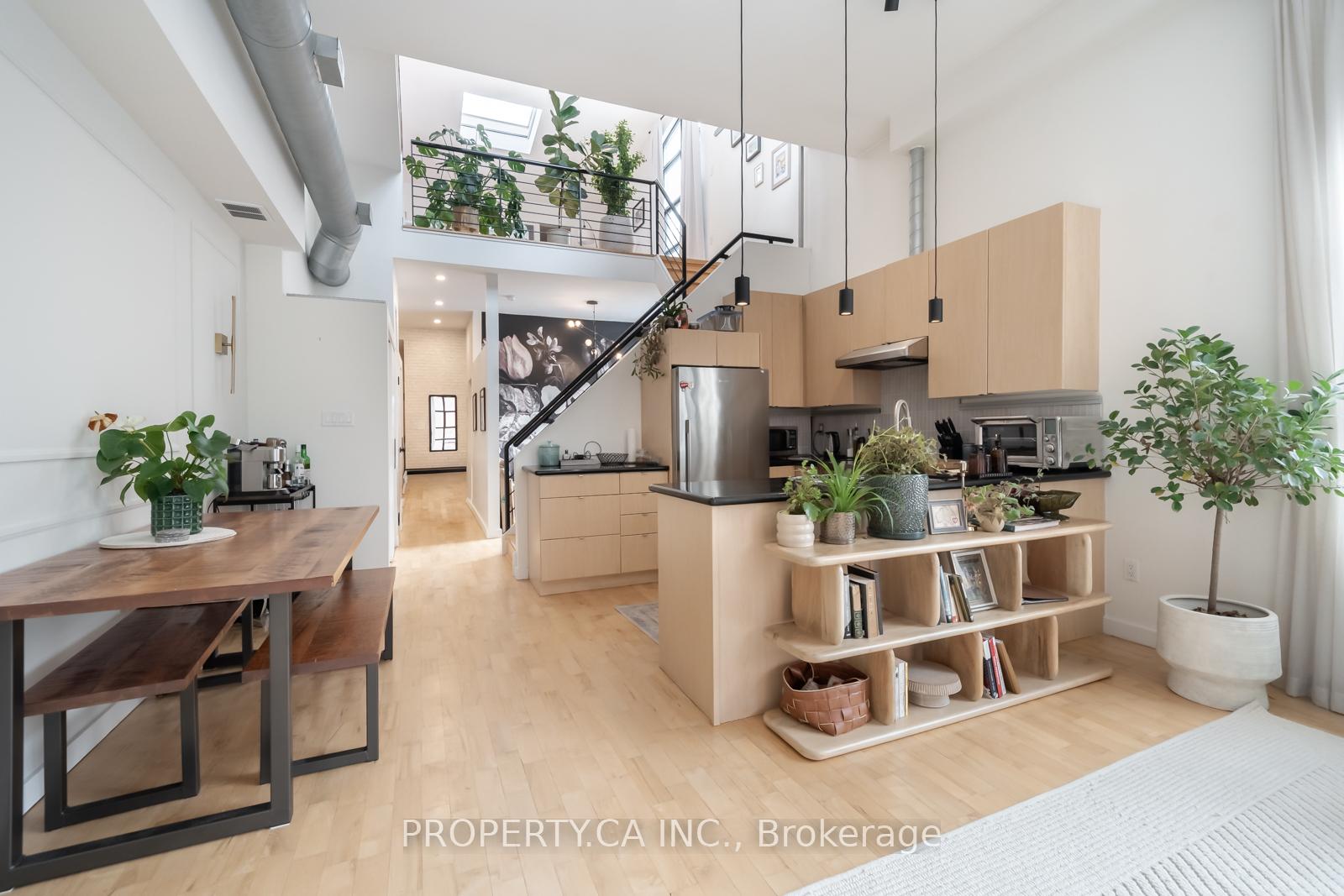 287 Richmond Street E Ph301