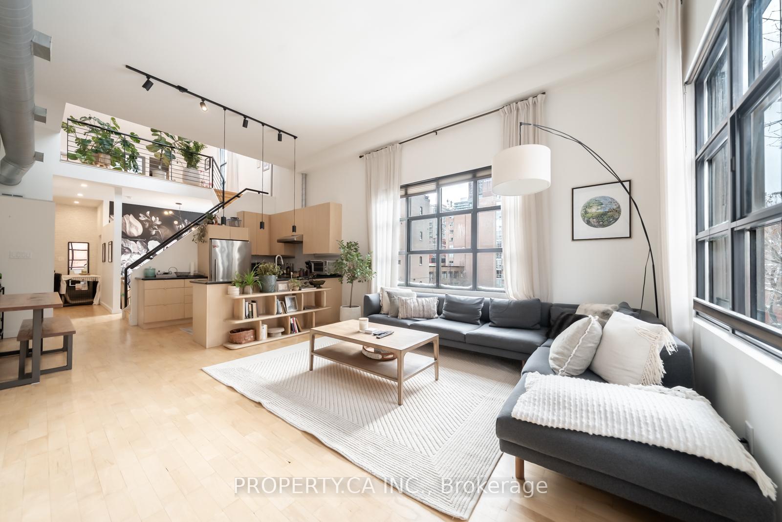 287 Richmond Street E Ph301