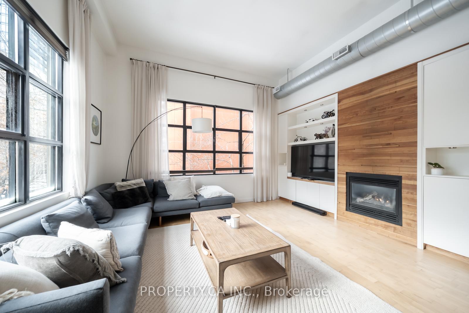 287 Richmond Street E Ph301