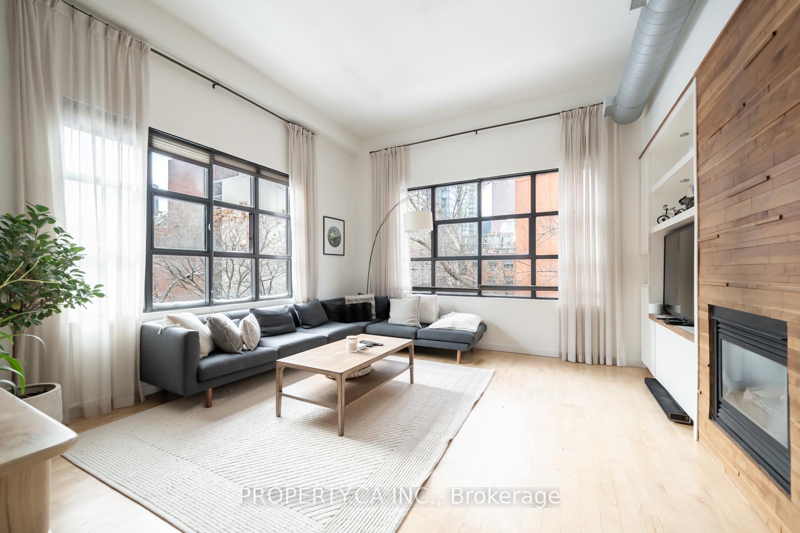 287 Richmond Street E Ph301