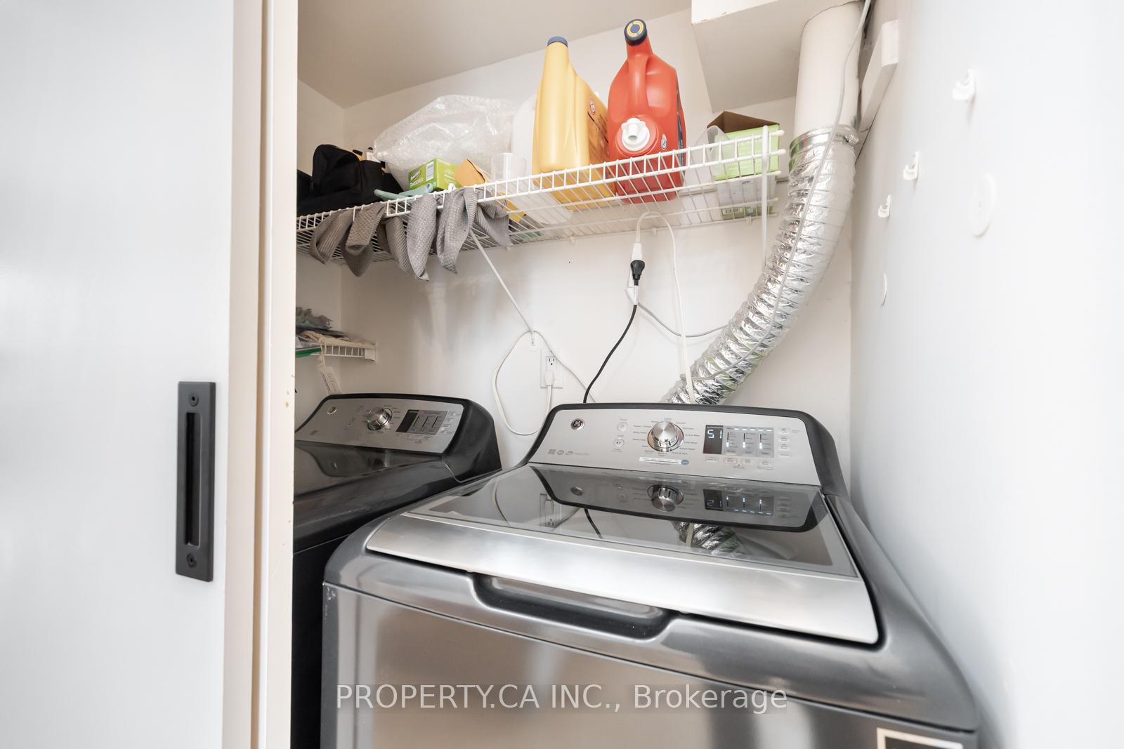 287 Richmond Street E Ph301