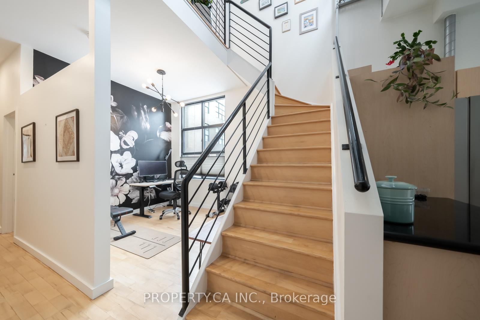 287 Richmond Street E Ph301