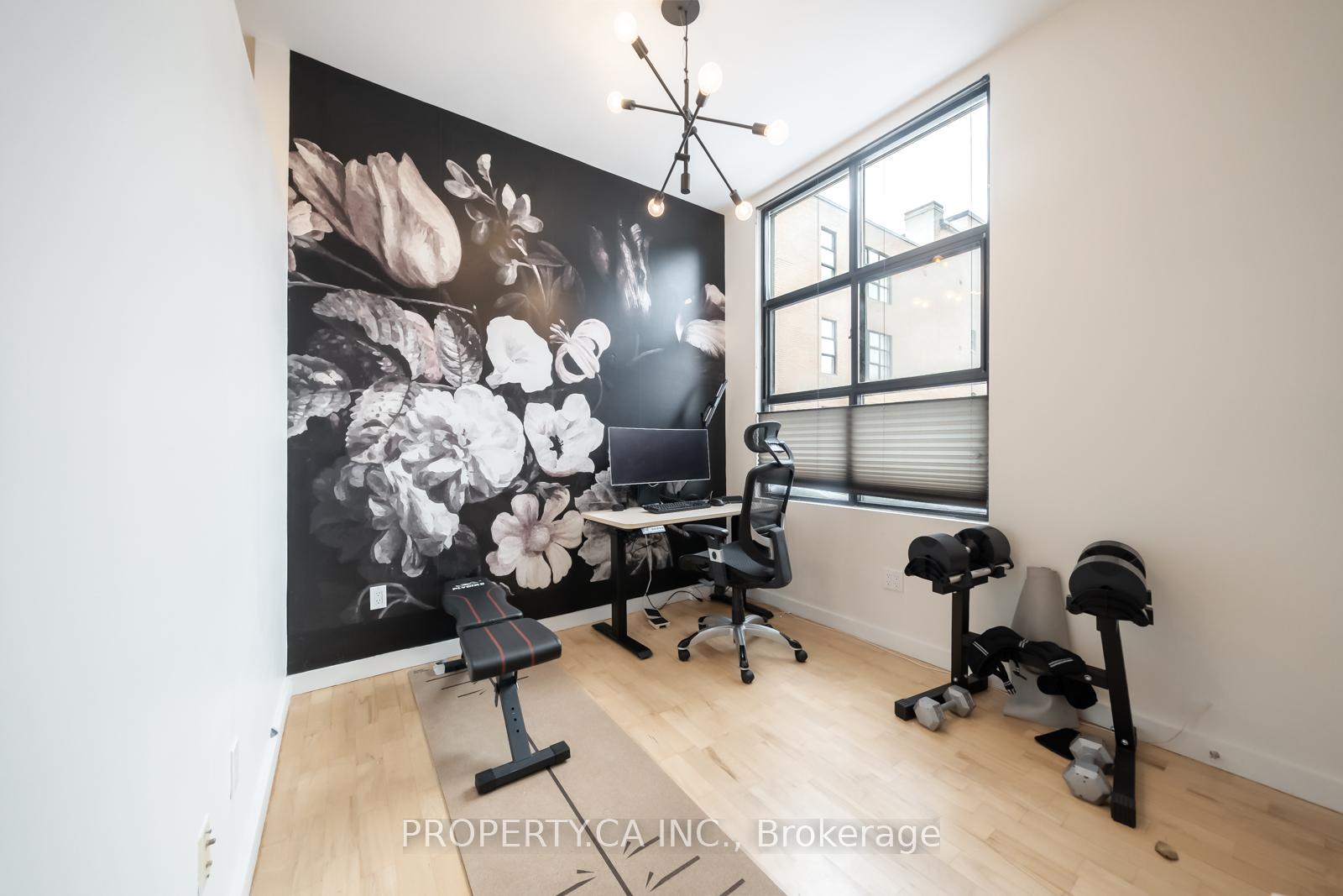 287 Richmond Street E Ph301