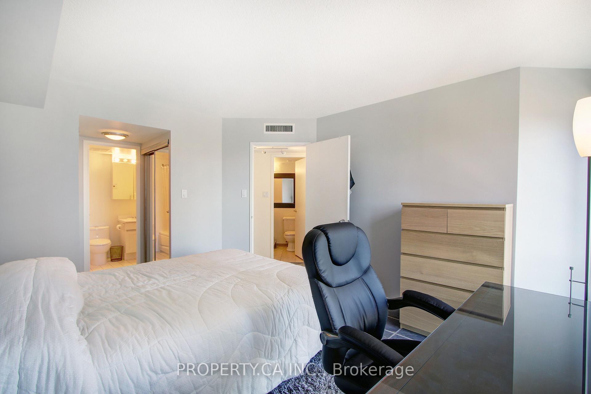 1001 Bay Street 2204