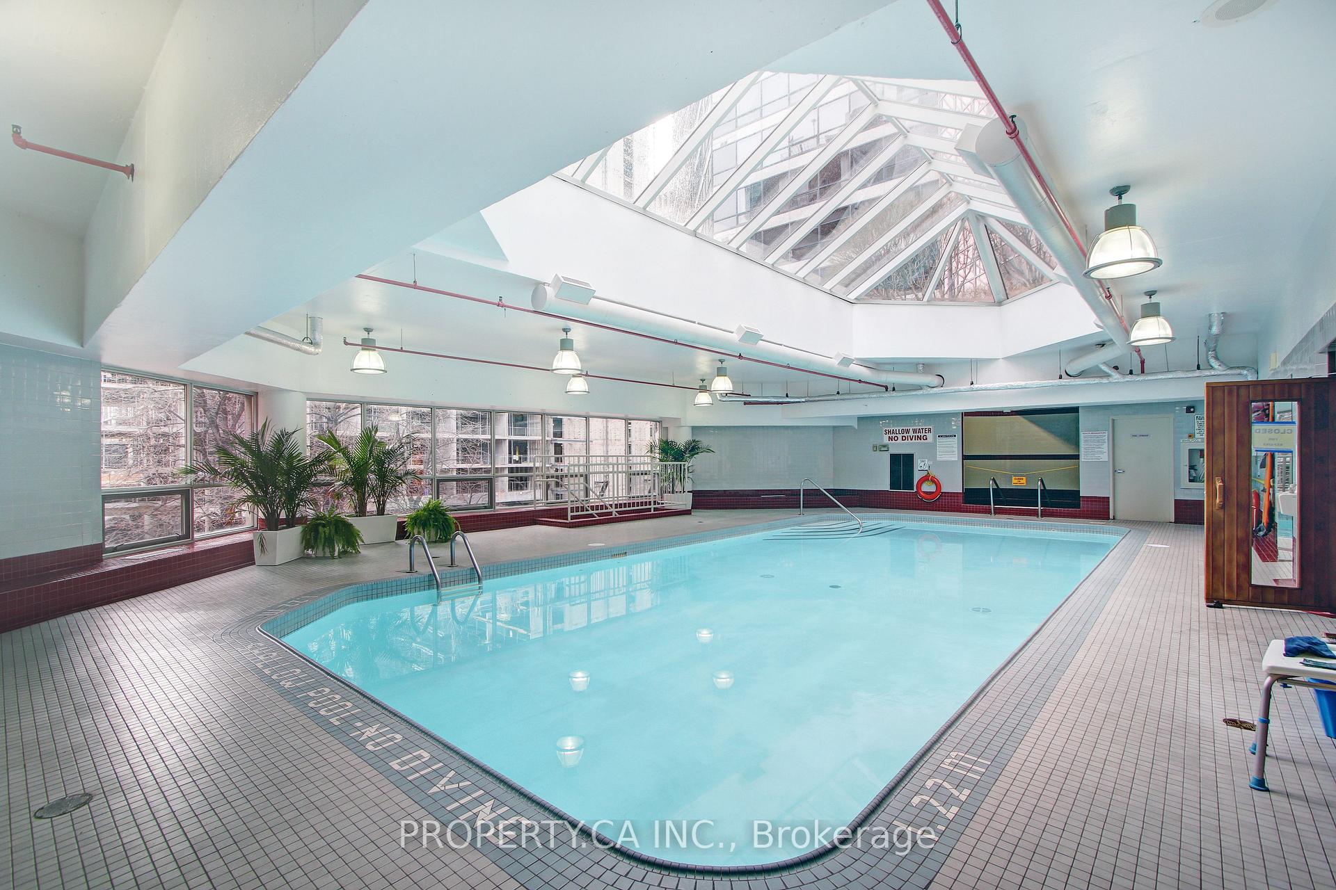 1001 Bay Street 2204