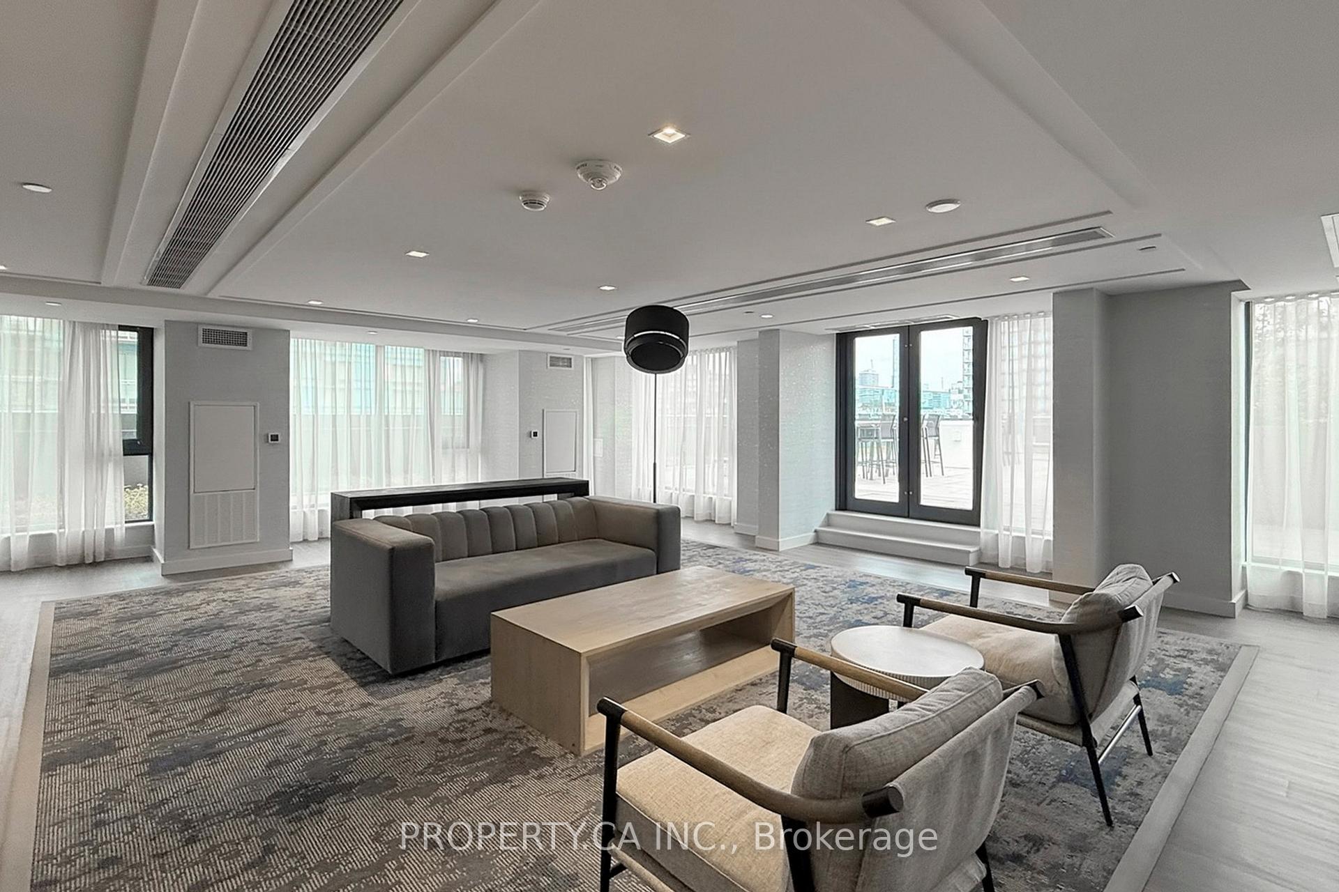 543 Richmond Street W 1029