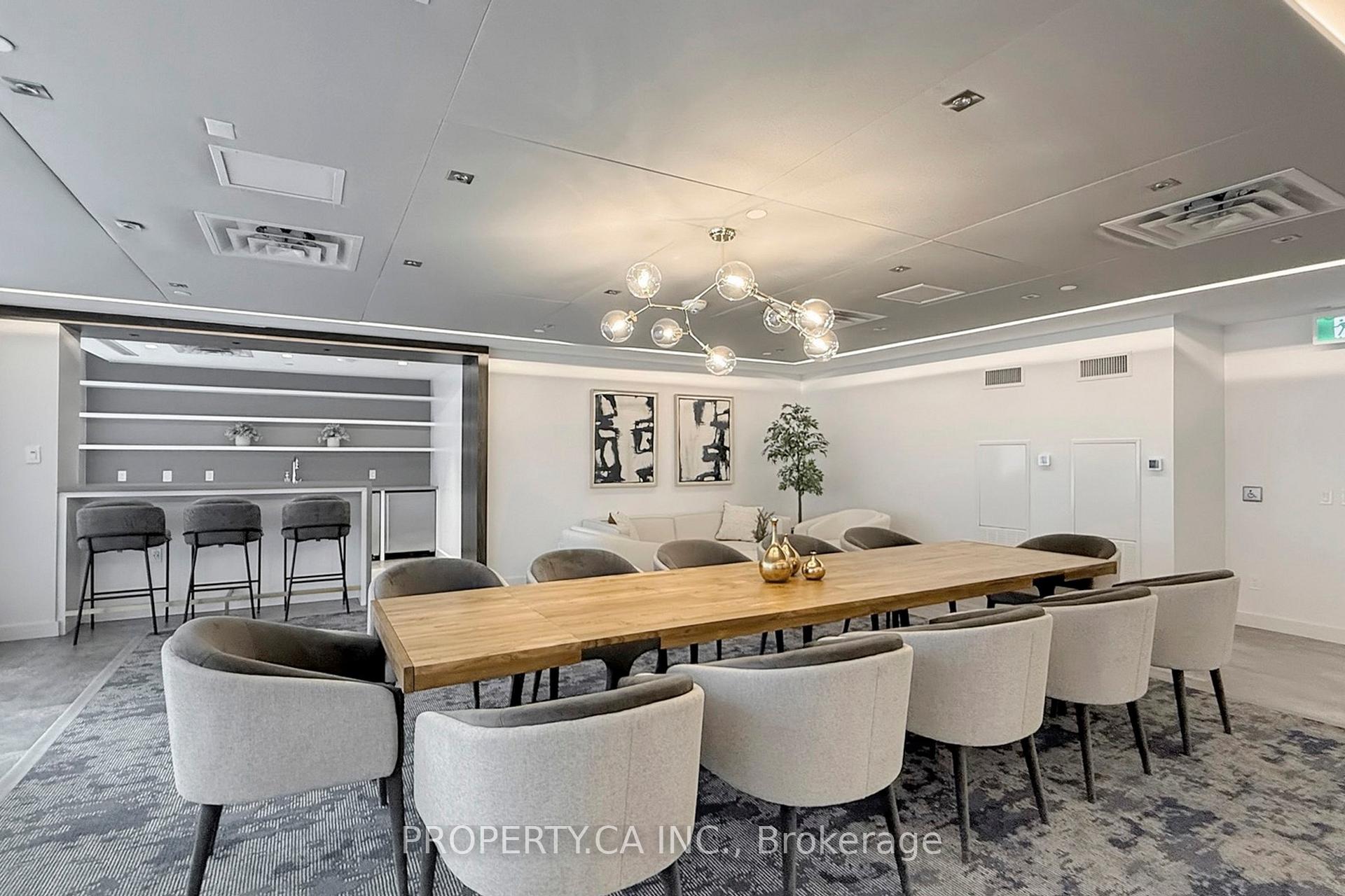 543 Richmond Street W 1029