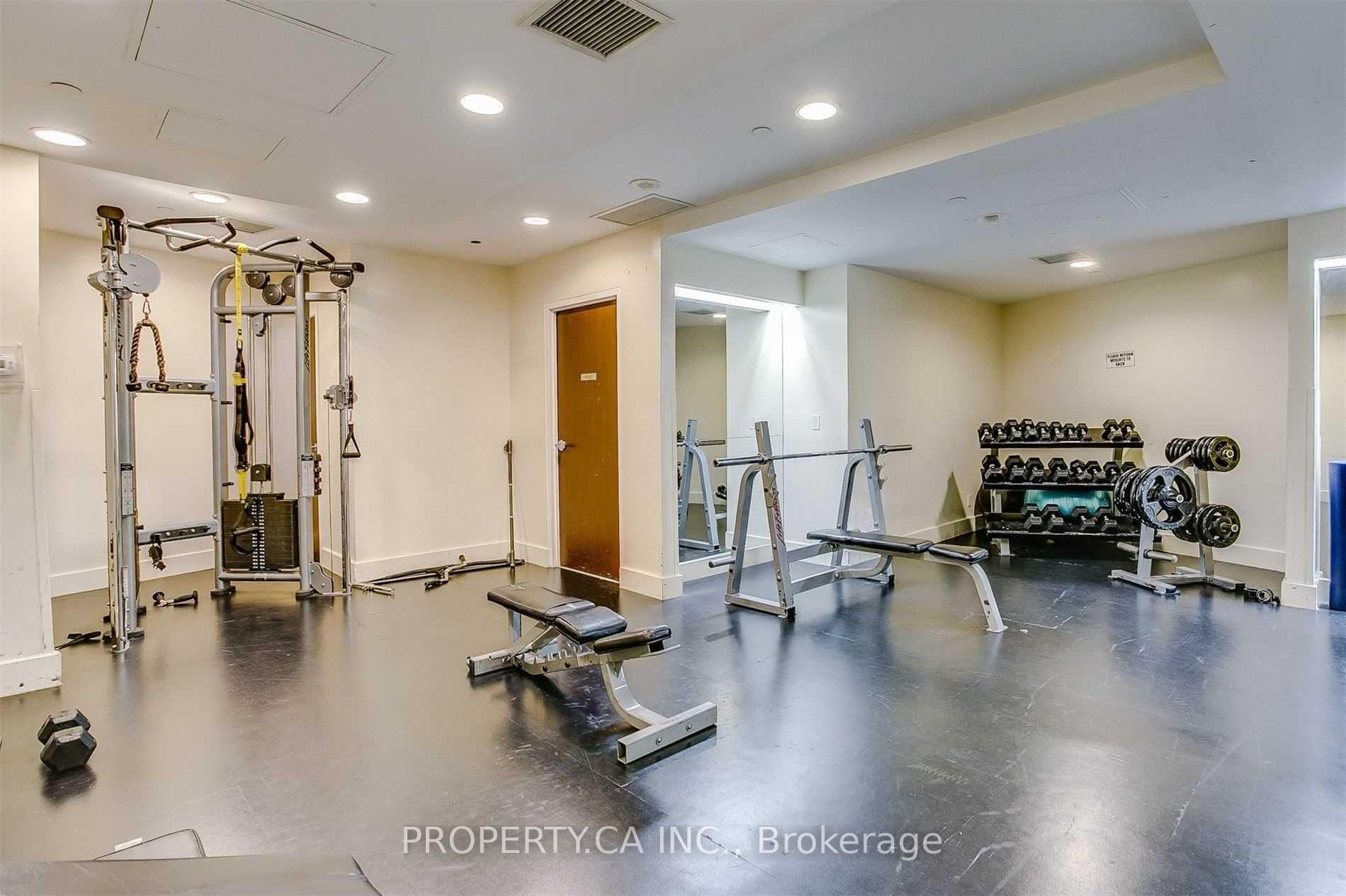 208 Queens Quay W 214