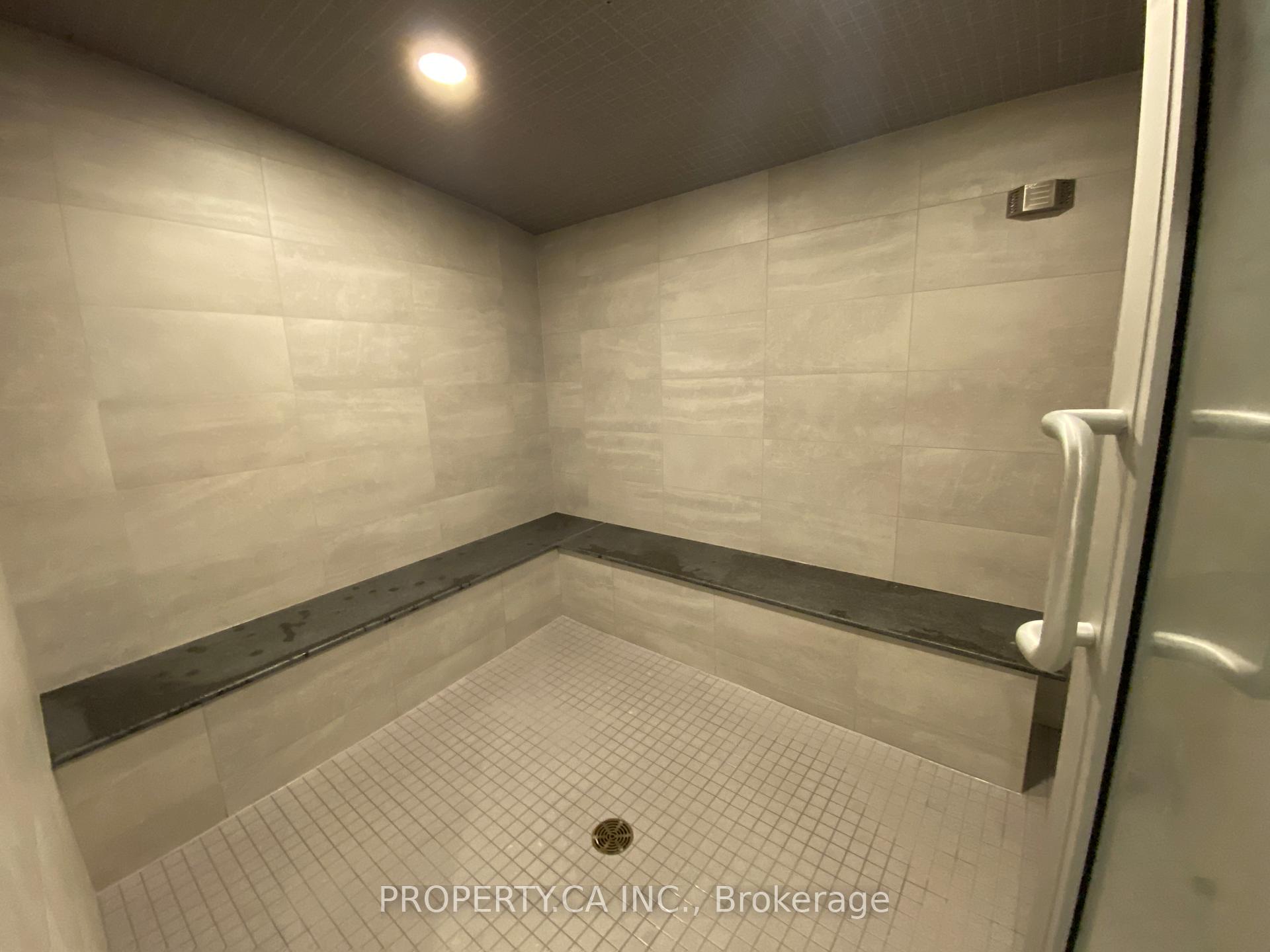 208 Queens Quay W 214