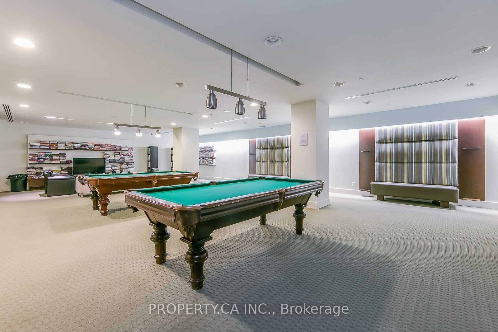 208 Queens Quay W 214