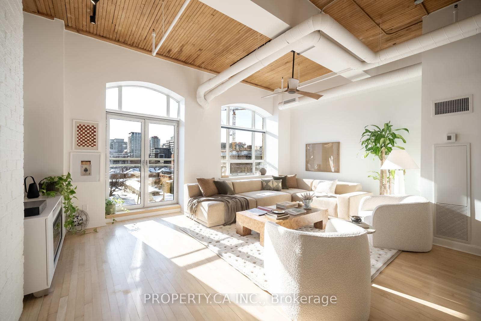 993 Queen Street W 409