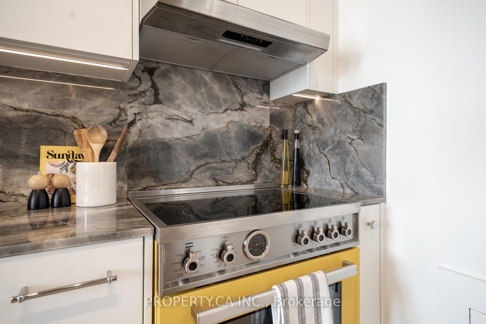 993 Queen Street W 409