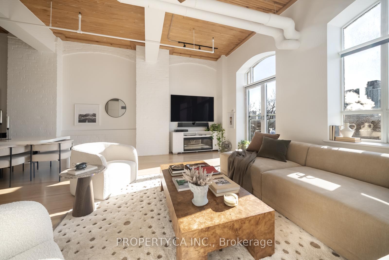 993 Queen Street W 409