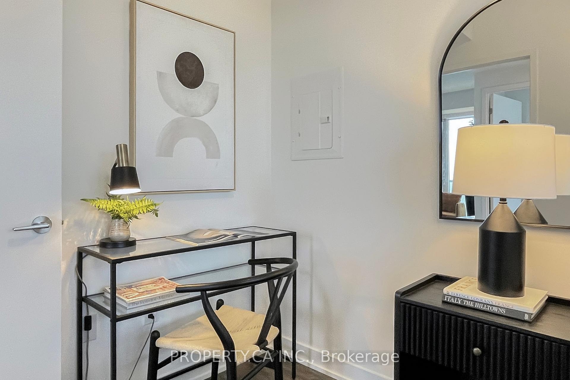 15 Queens Quay E 2209