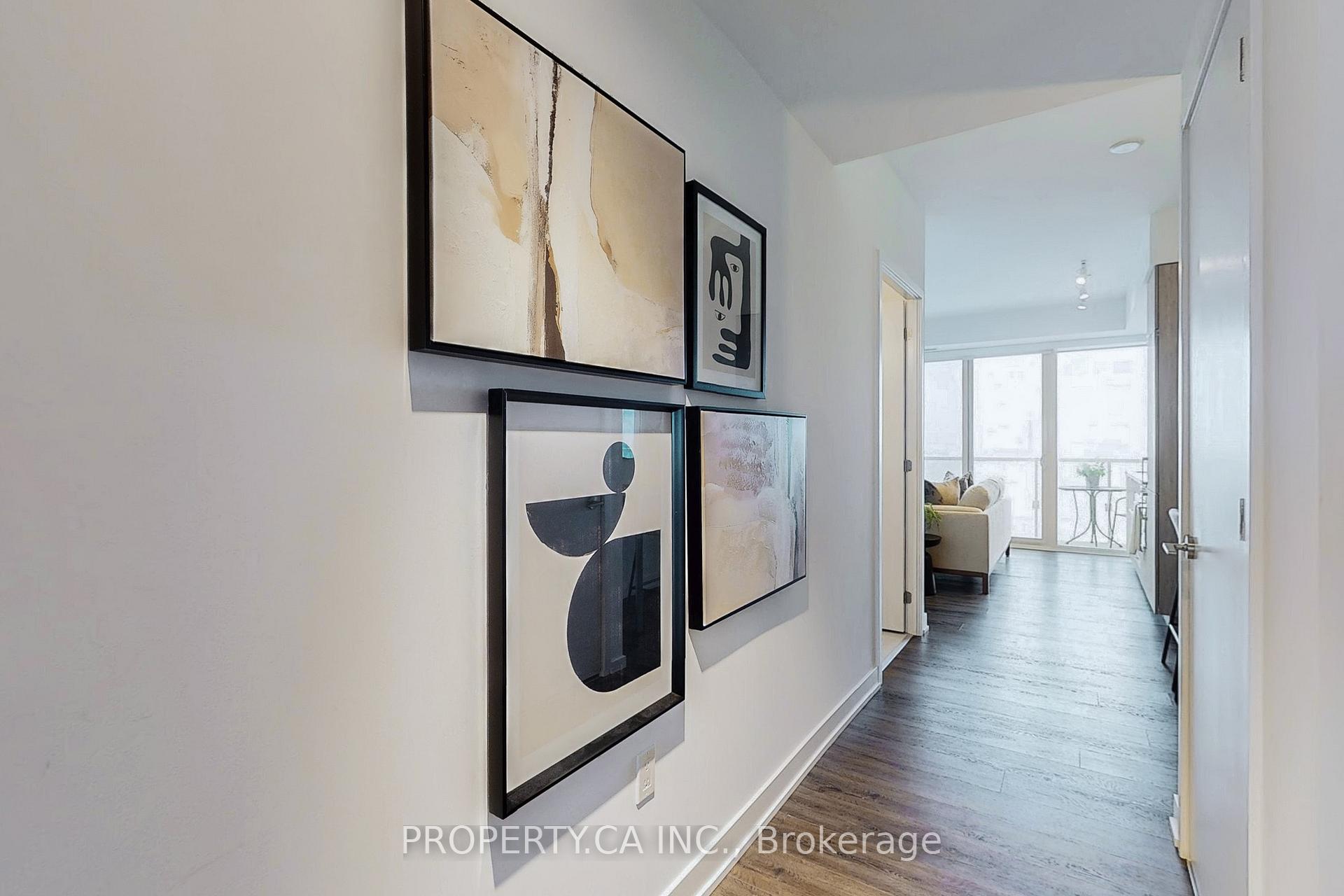 15 Queens Quay E 2209