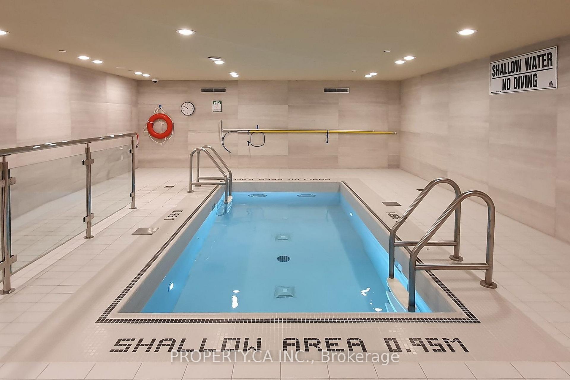 15 Queens Quay E 2209