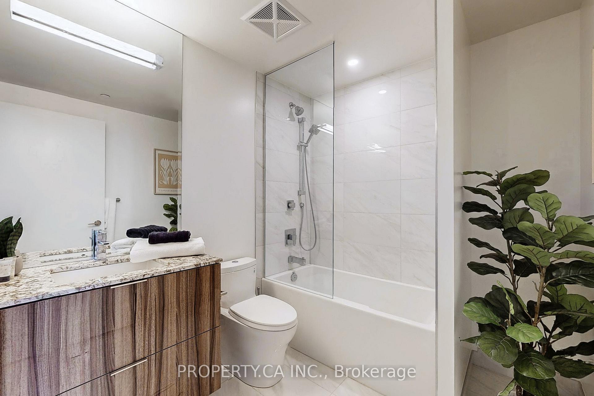 15 Queens Quay E 2209