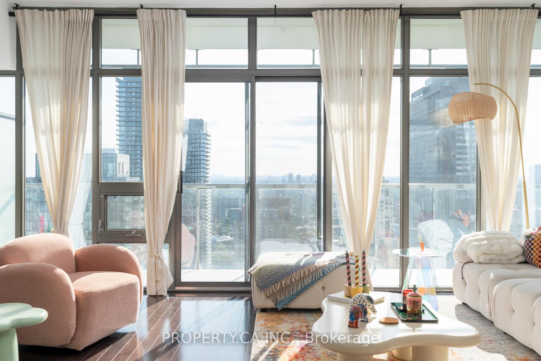 33 Charles Street E 3606