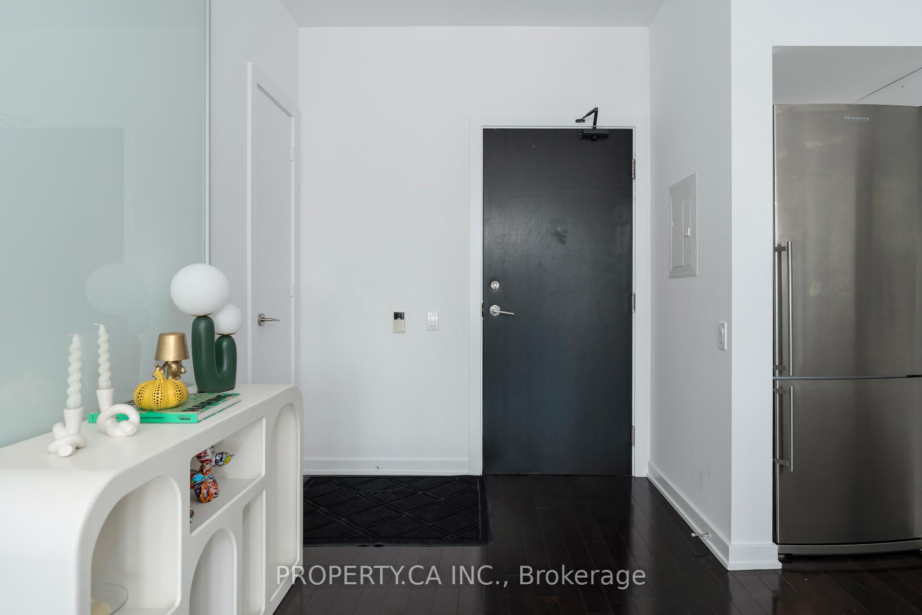 33 Charles Street E 3606