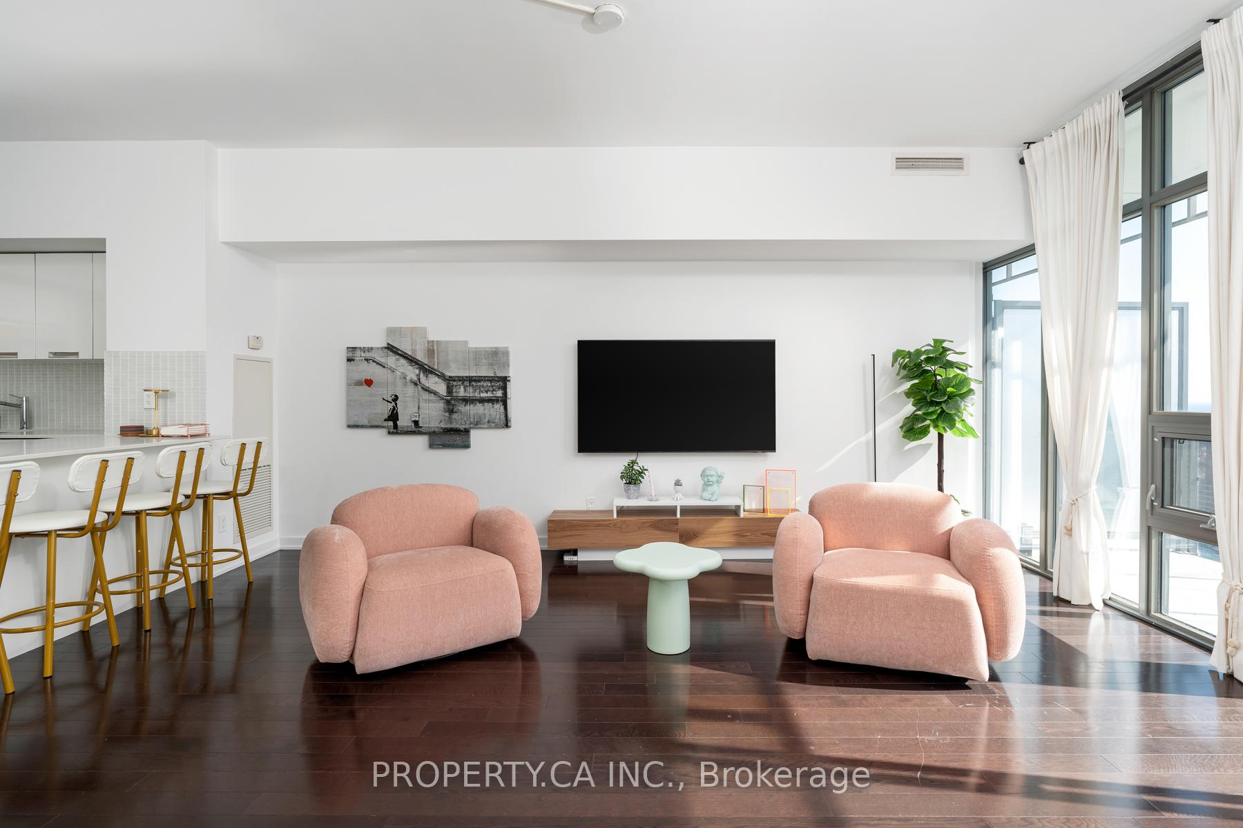 33 Charles Street E 3606