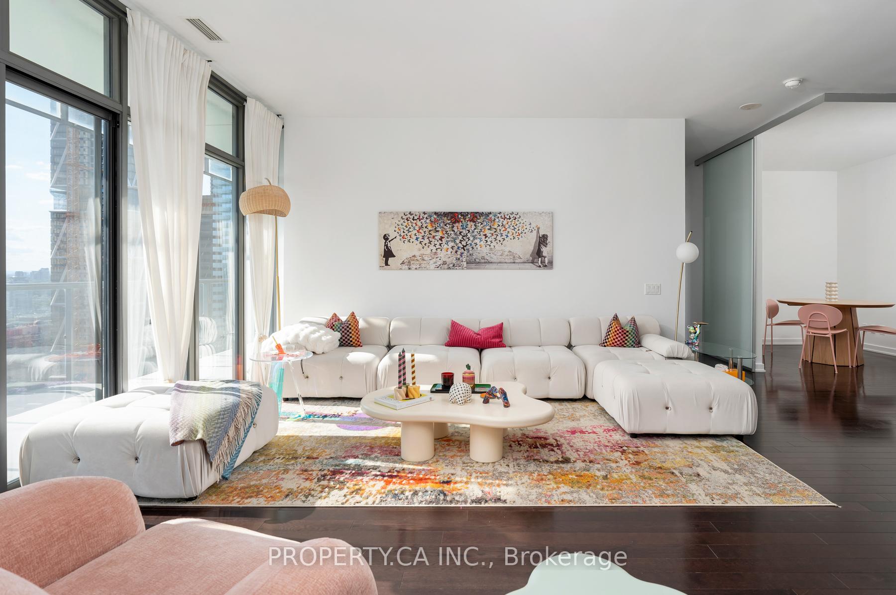 33 Charles Street E 3606