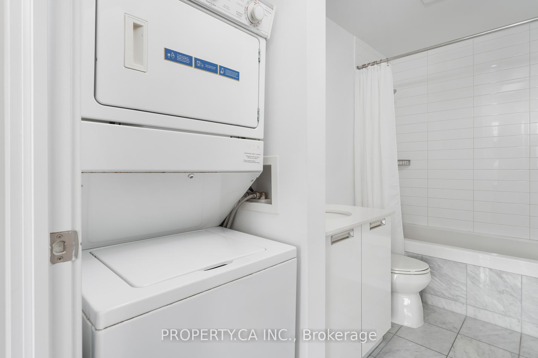 33 Charles Street E 3606