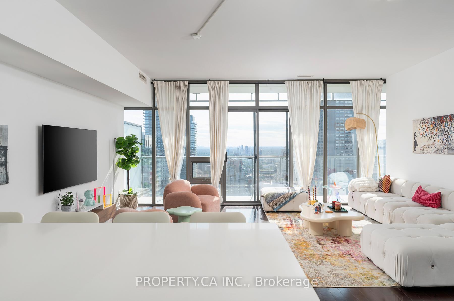 33 Charles Street E 3606