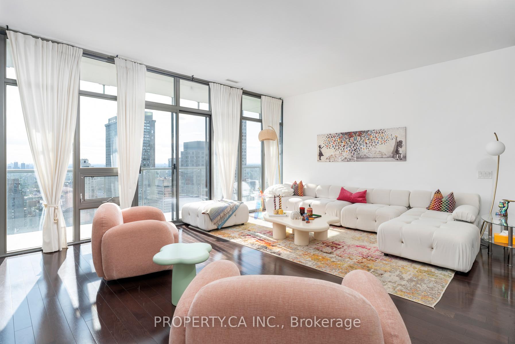 33 Charles Street E 3606