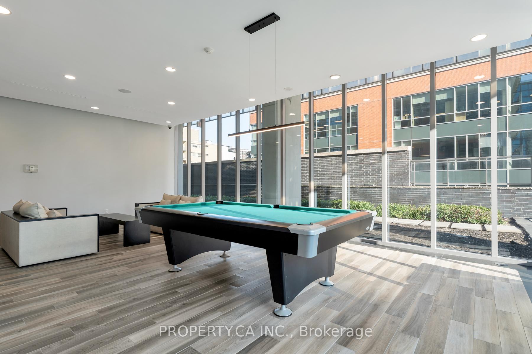 33 Charles Street E 3606