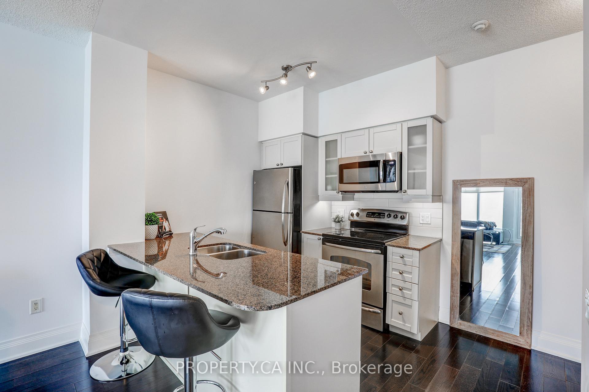 2191 Yonge Street 3712