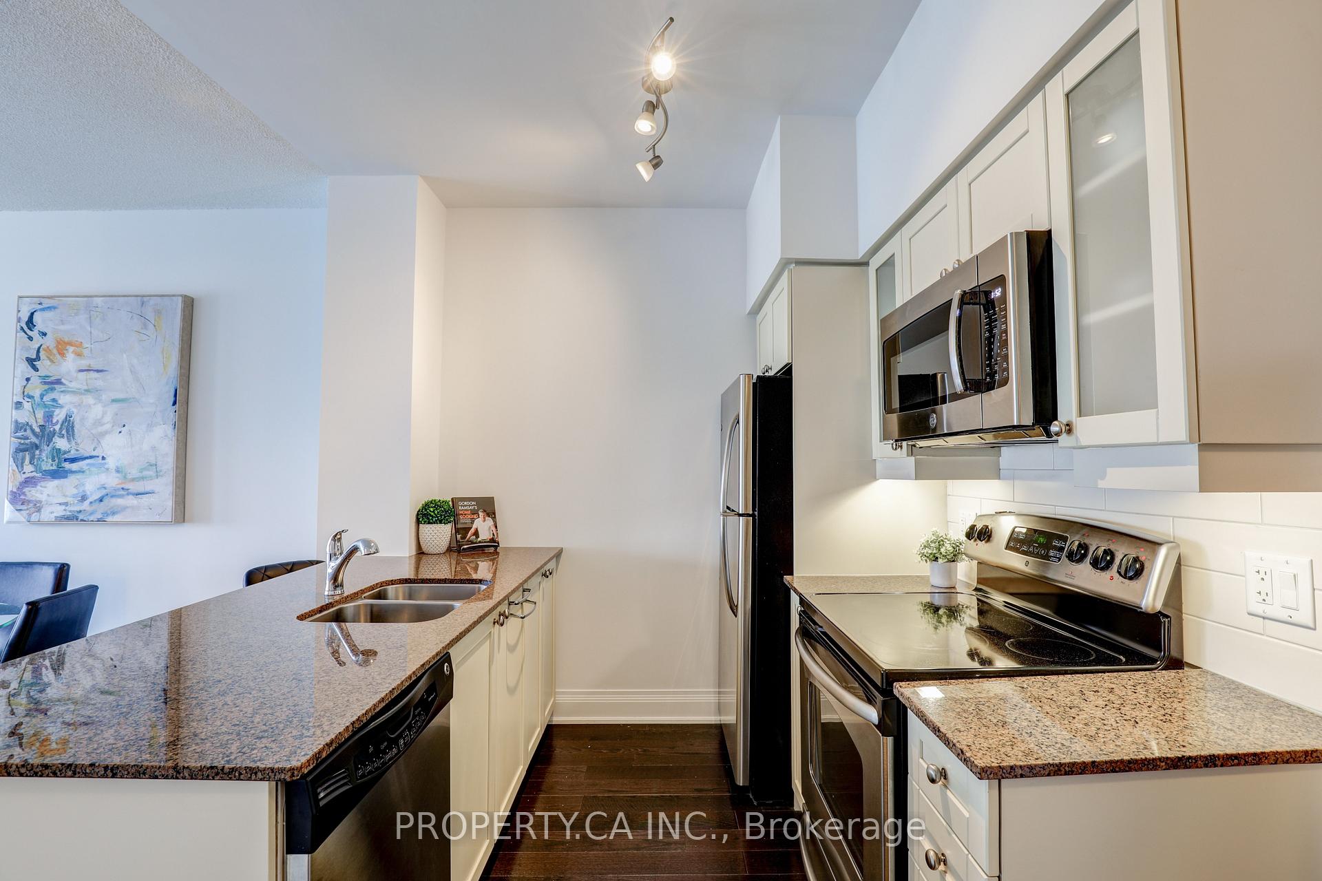 2191 Yonge Street 3712