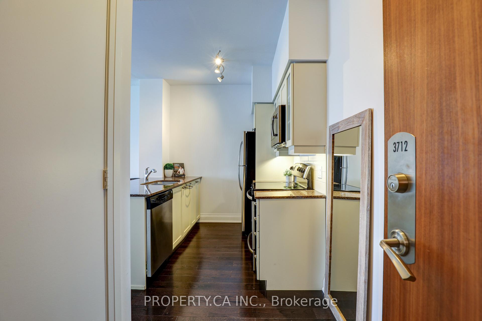 2191 Yonge Street 3712