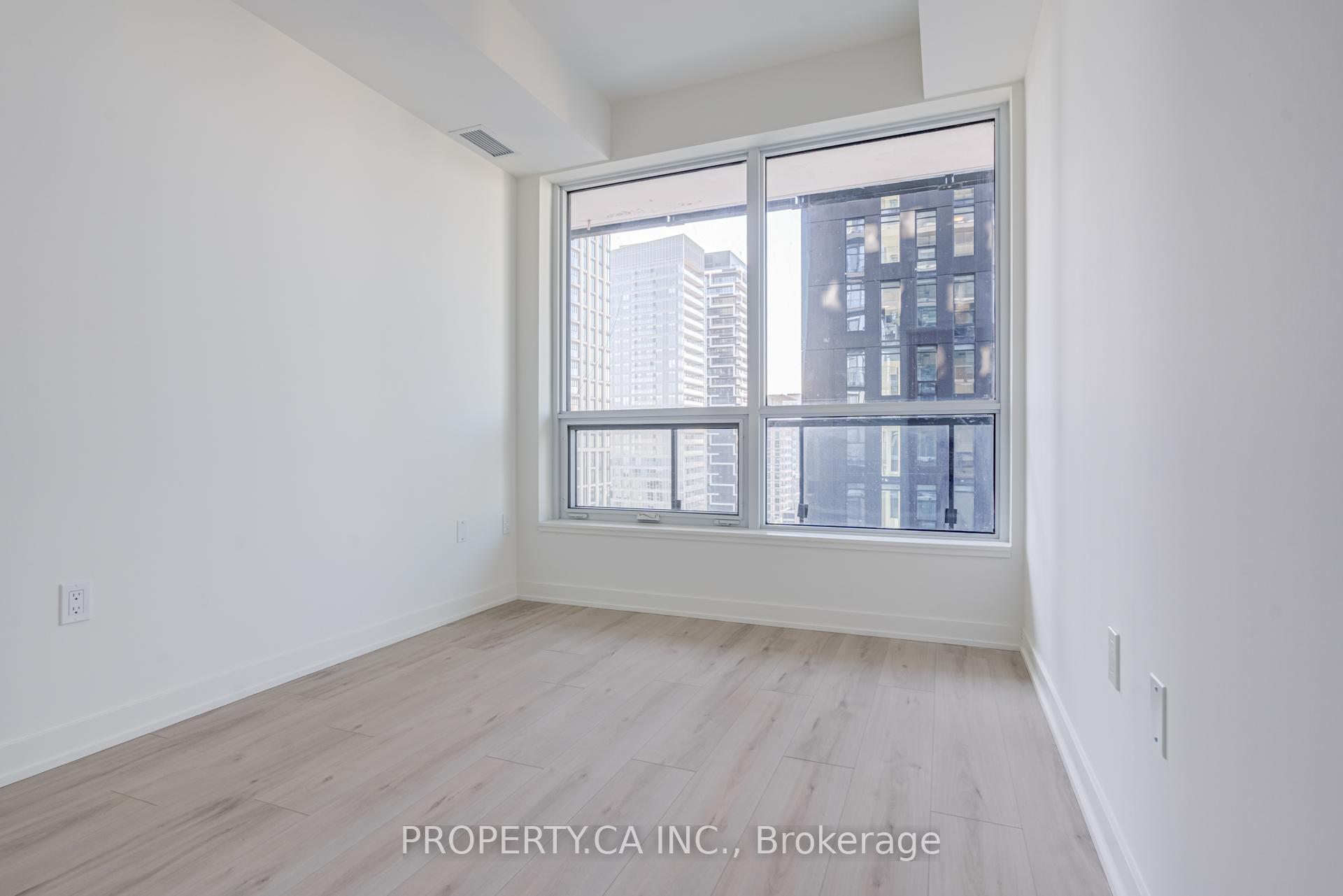 110 Broadway Avenue 2404S
