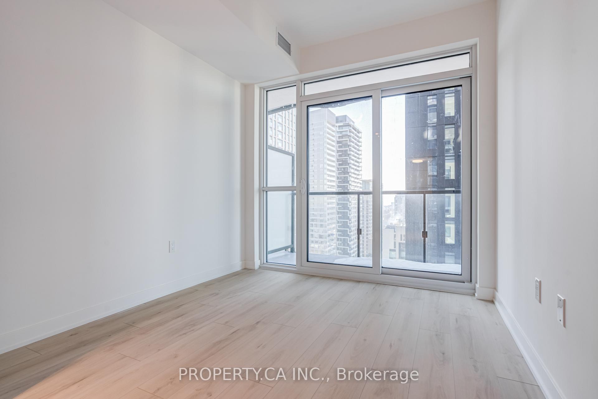 110 Broadway Avenue 2404S