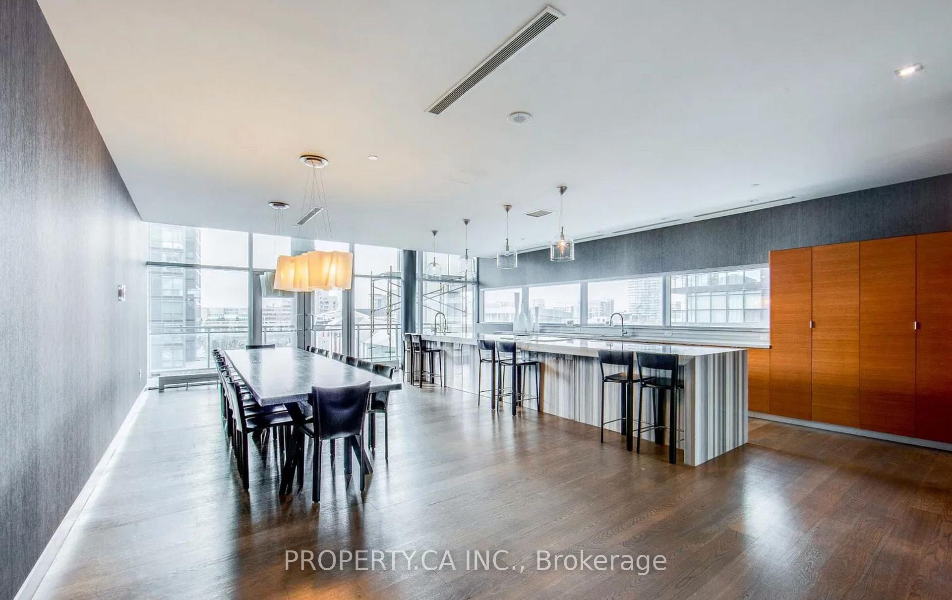 25 Telegram Mews 515