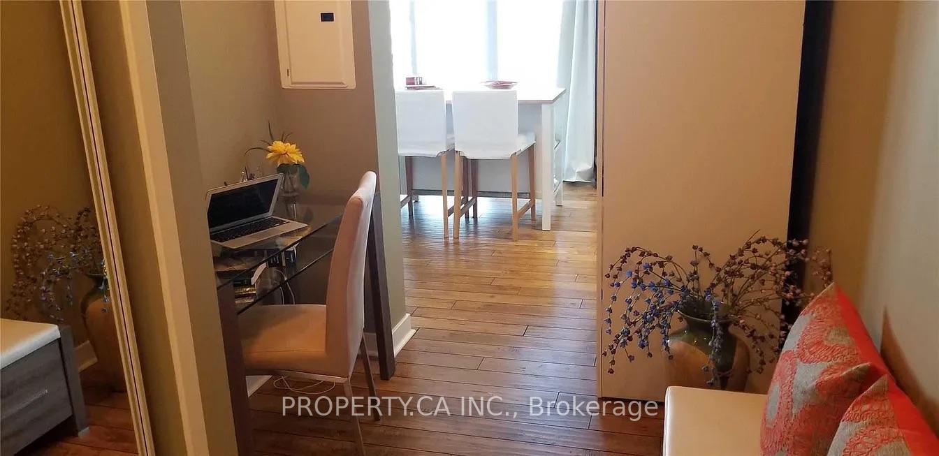 25 Telegram Mews 515