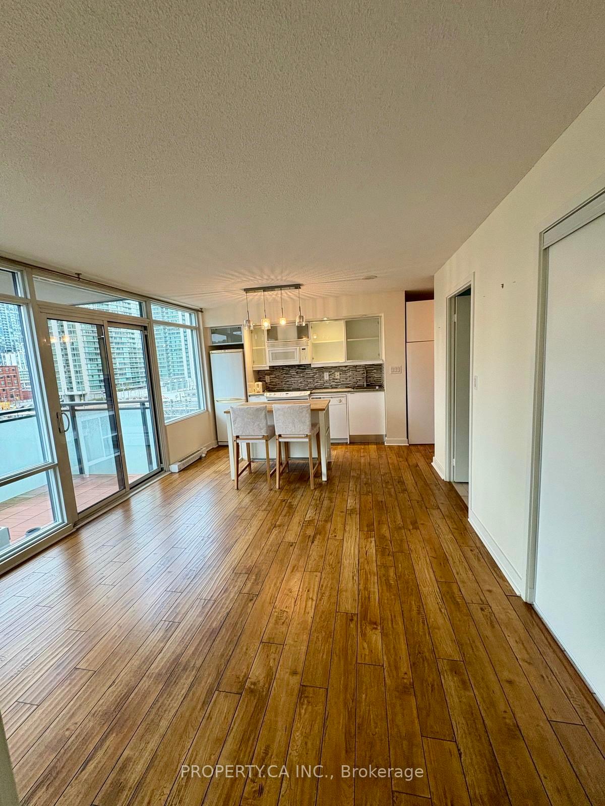 25 Telegram Mews 515