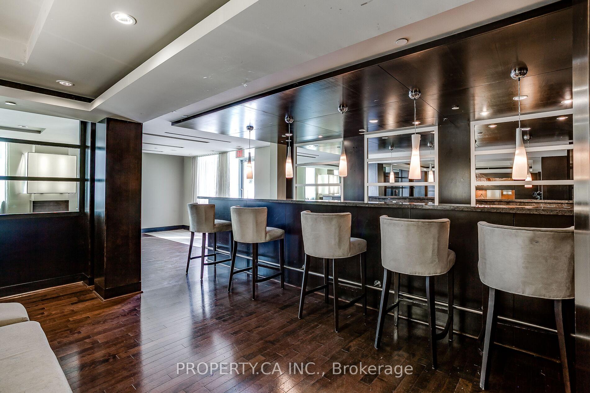 18 Yonge Street 2011