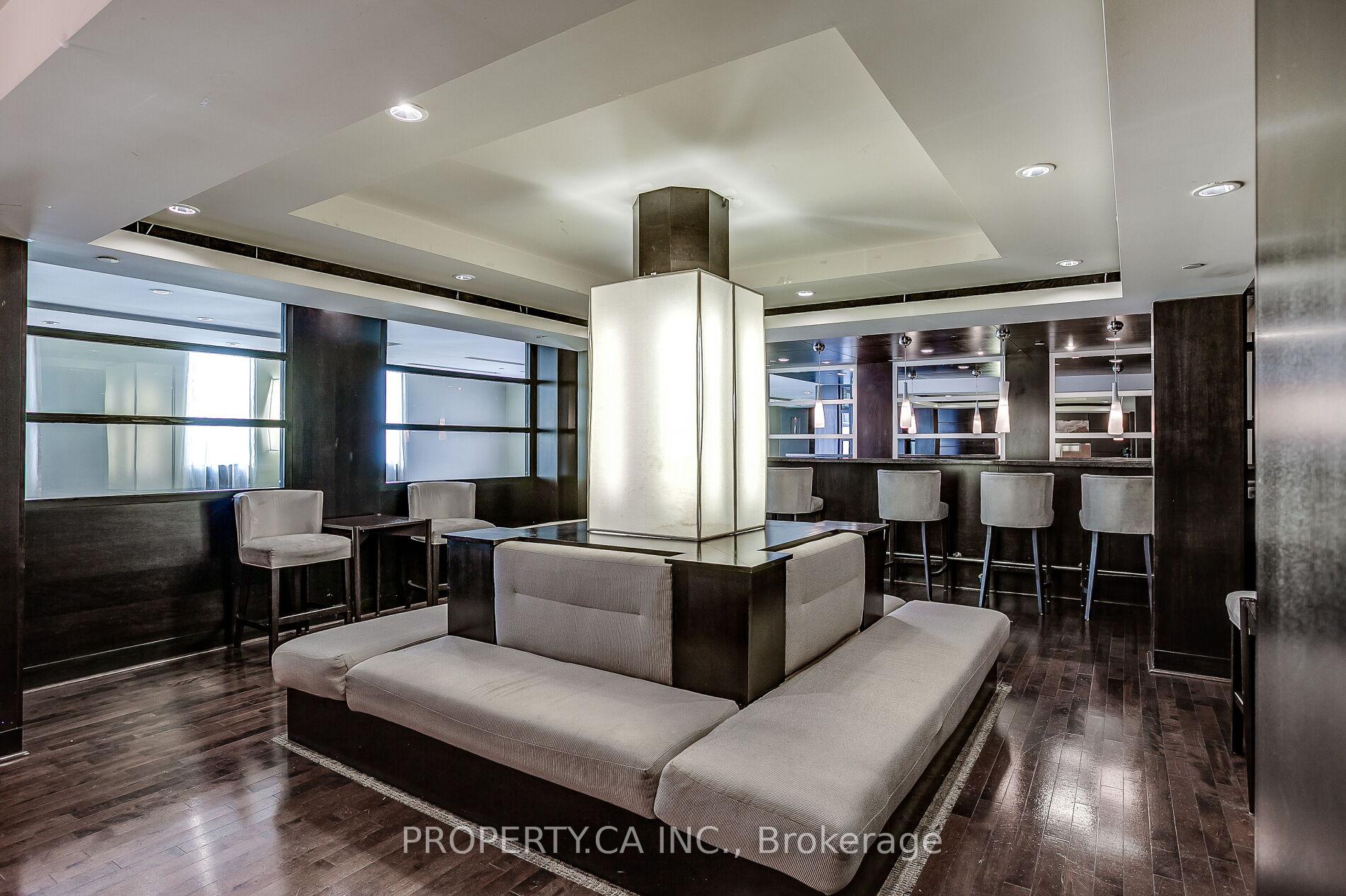 18 Yonge Street 2011