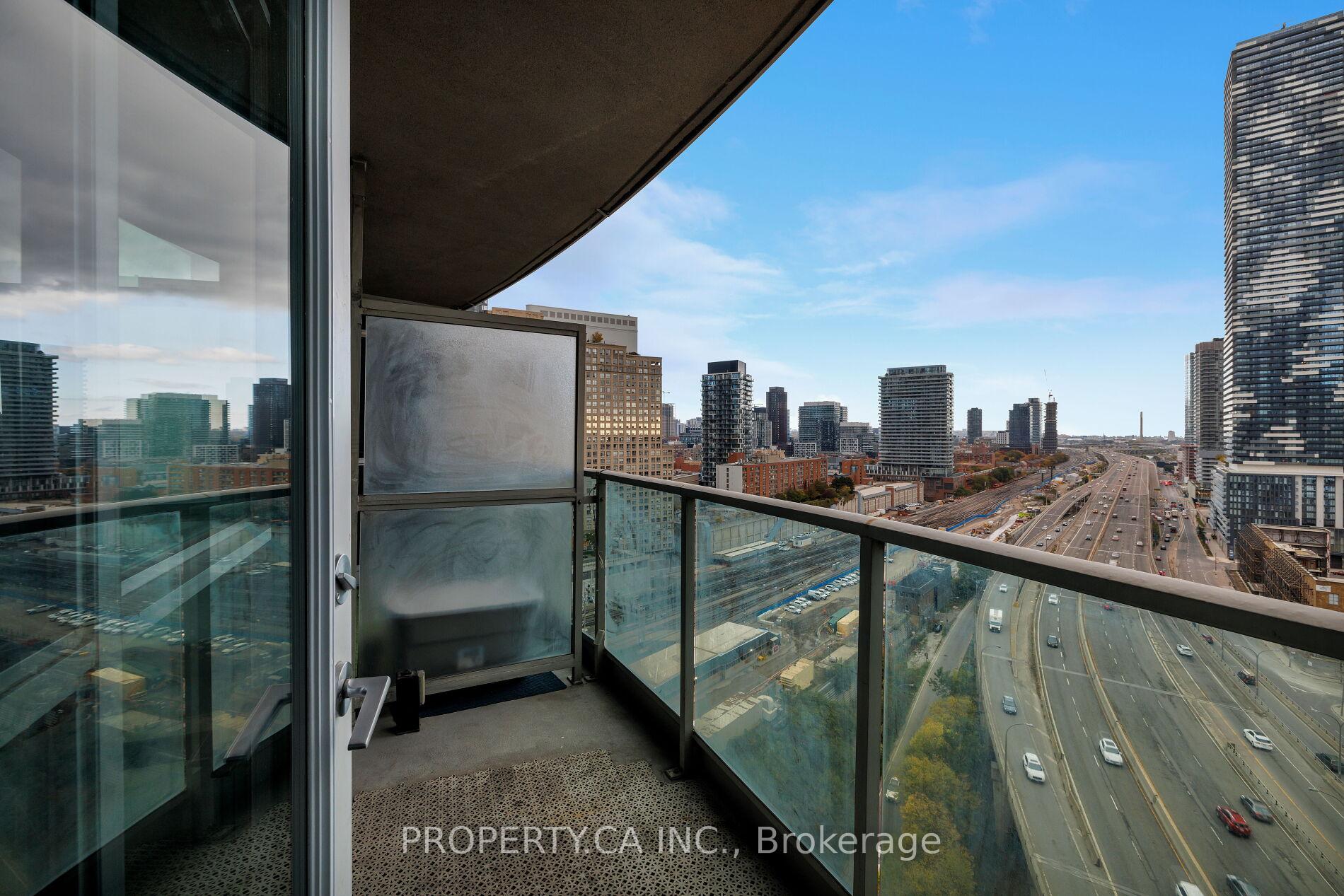 18 Yonge Street 2011