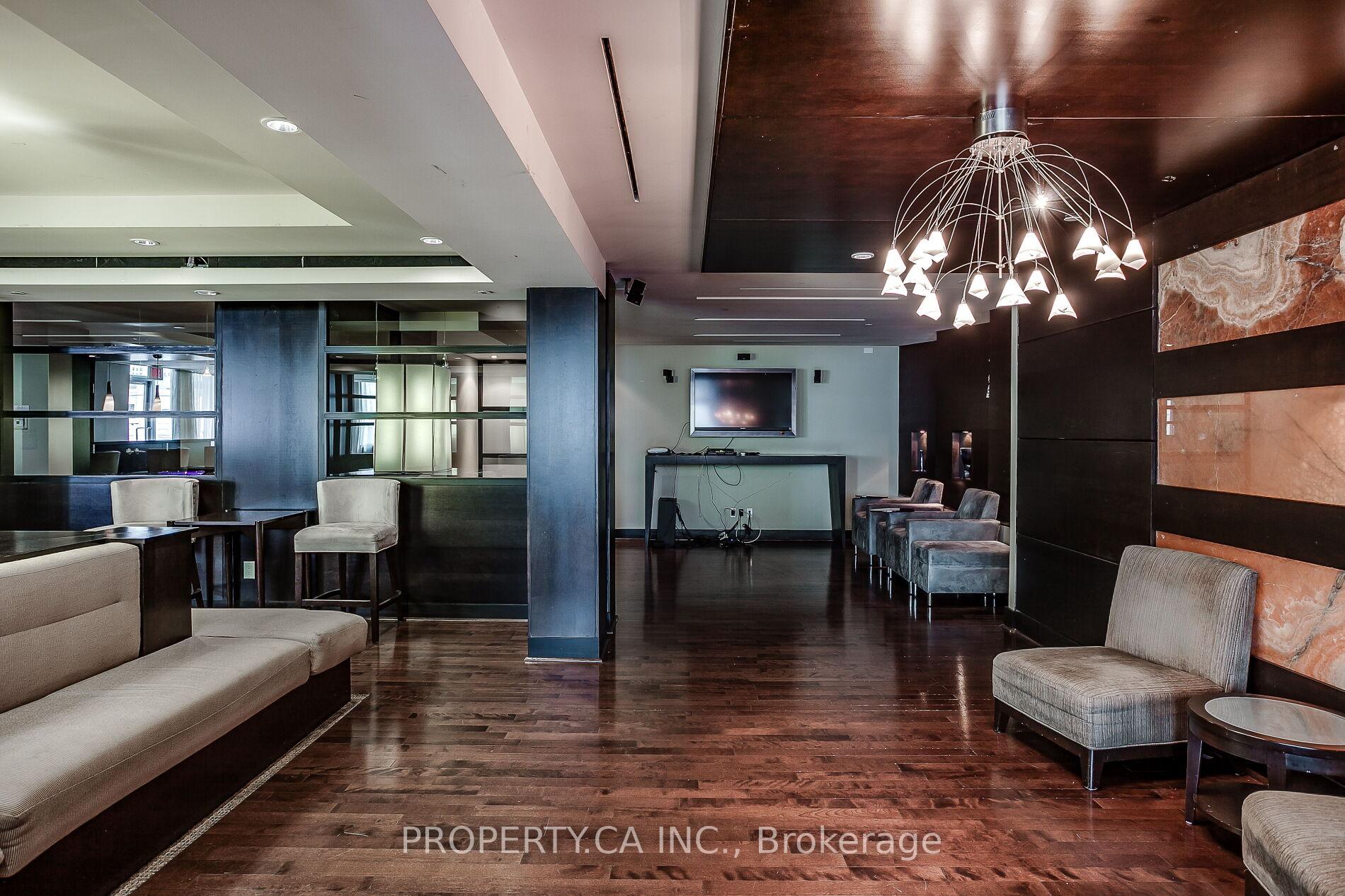 18 Yonge Street 2011