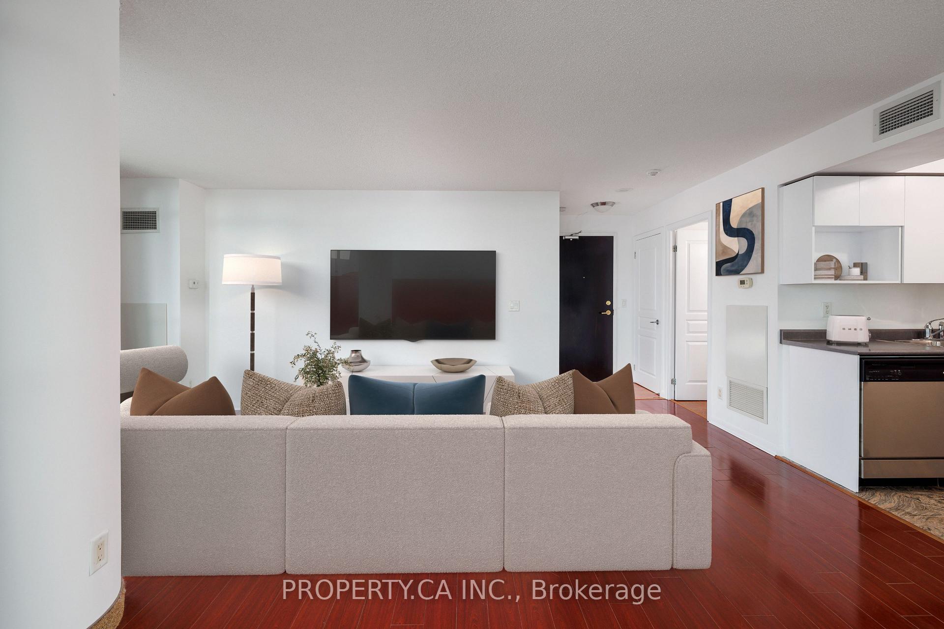 18 Yonge Street 2011