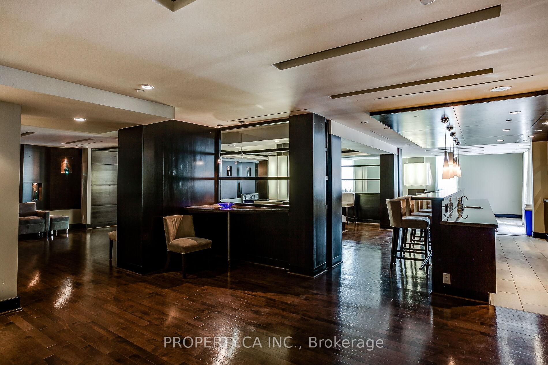 18 Yonge Street 2011